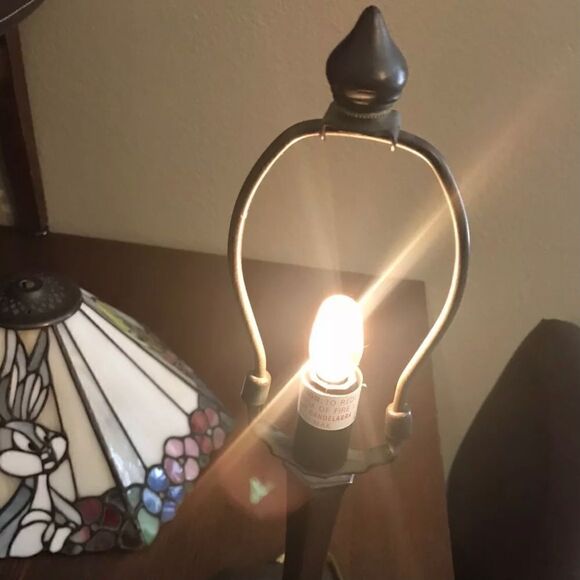DALE TIFFANY Rare Vintage Looney Tunes Characters Lamp Tiffany stained Glass. - Picture 6 of 8